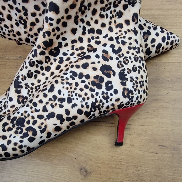 Betsey Johnson Verona Booties - Picture 10 of 12